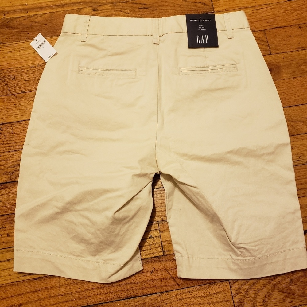 women's khaki Bermuda shorts